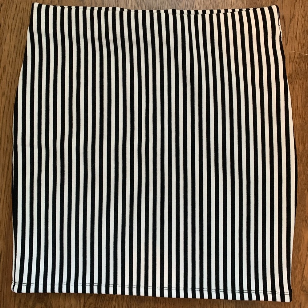 Forever 21 Black/White Striped Mini Pencil Skirt